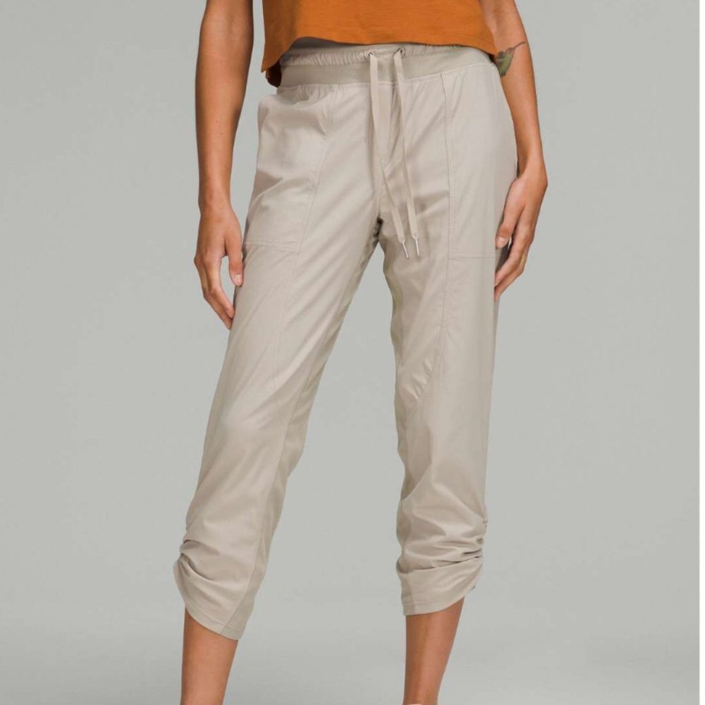Lululemon 2022 Dance Studio Mid-Rise Crop 25" Raw Linen 14 - Picture 2 of 13
